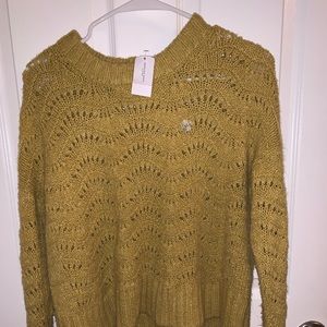 NWT AEO FUZZY SWEATER